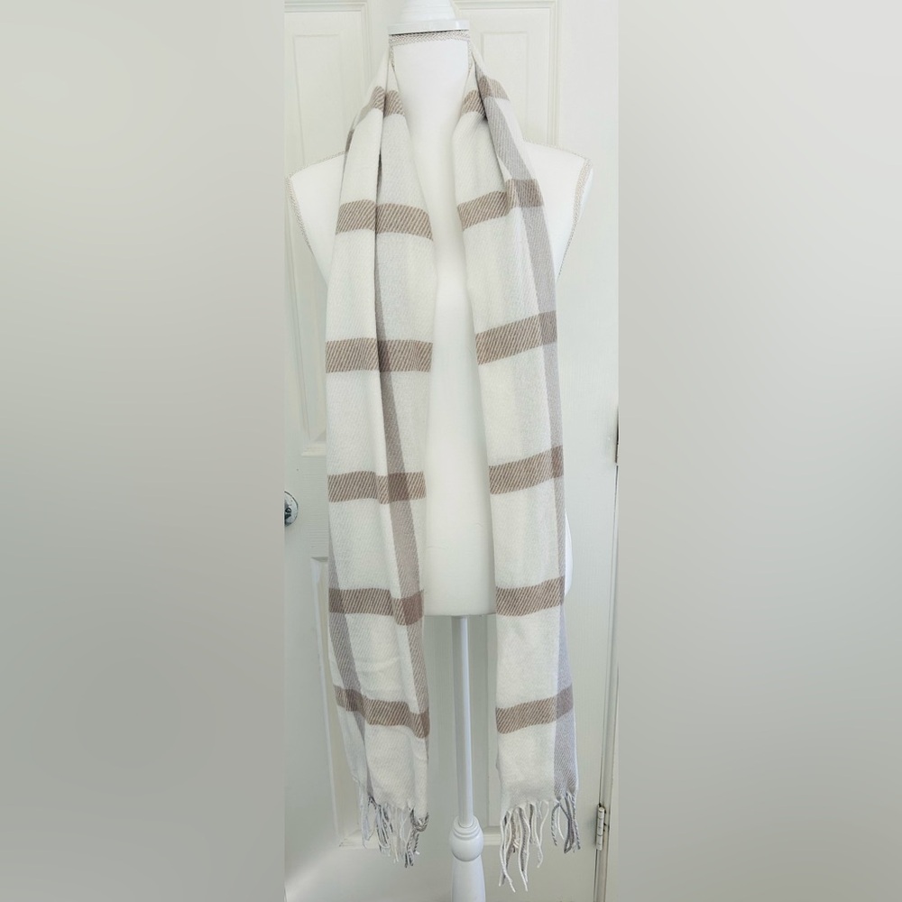 Vince Camuto Ivory & Light Striped Scarf